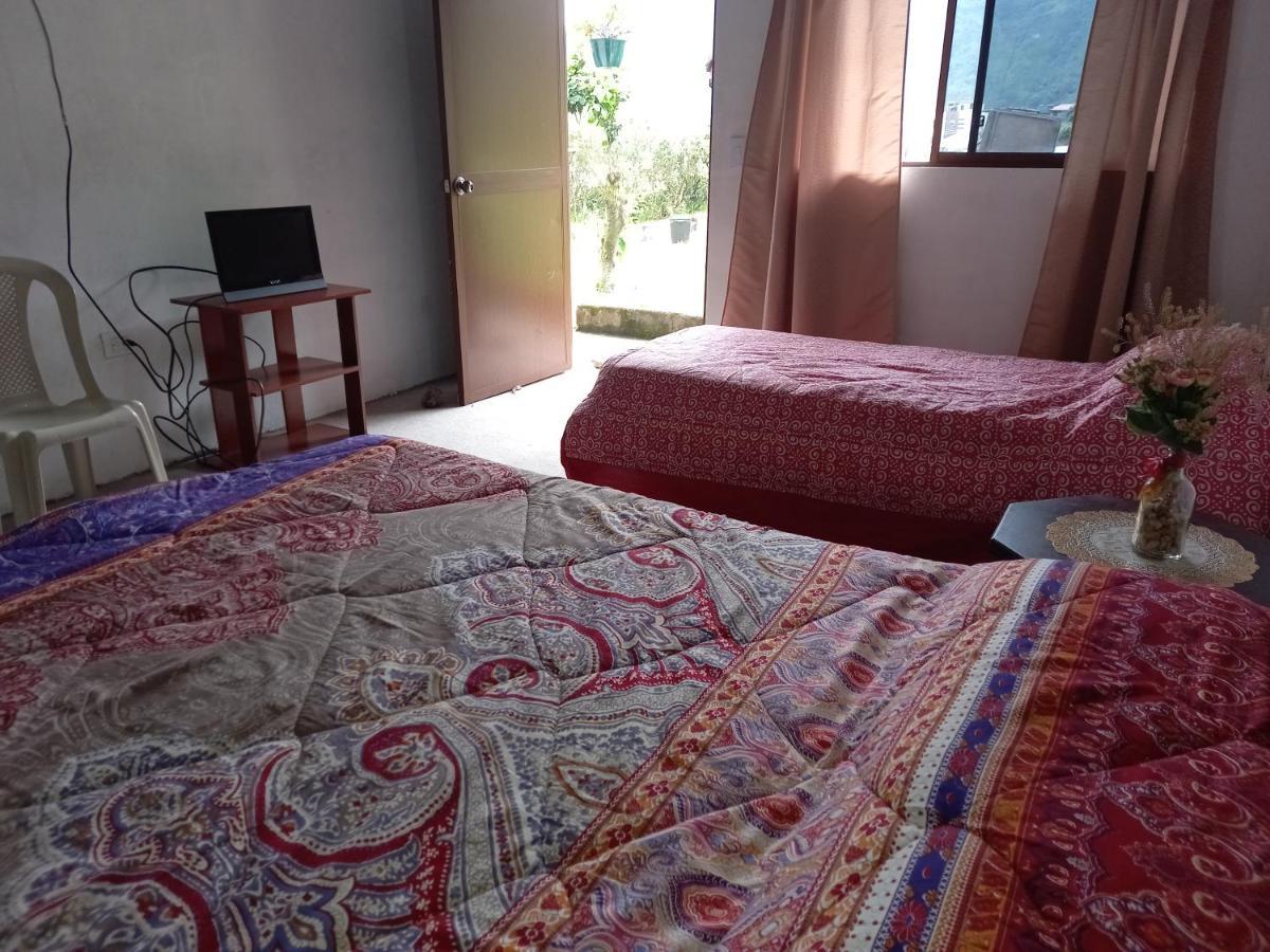 Montano Camping & Hostel Baños Zewnętrze zdjęcie