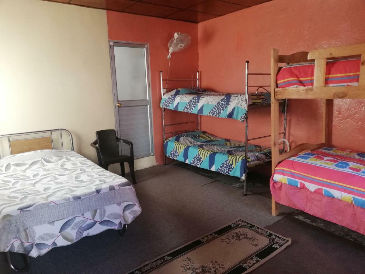 Montano Camping & Hostel Baños Zewnętrze zdjęcie