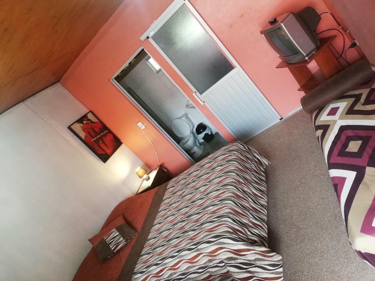 Montano Camping & Hostel Baños Zewnętrze zdjęcie