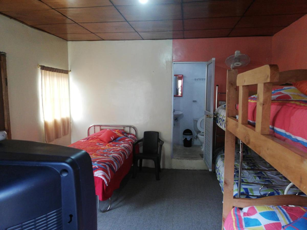 Montano Camping & Hostel Baños Zewnętrze zdjęcie