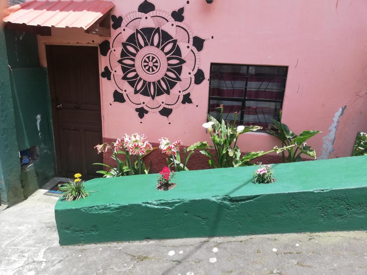 Montano Camping & Hostel Baños Zewnętrze zdjęcie