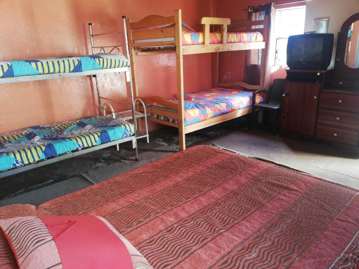 Montano Camping & Hostel Baños Zewnętrze zdjęcie