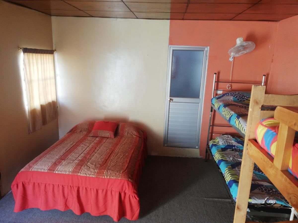 Montano Camping & Hostel Baños Zewnętrze zdjęcie